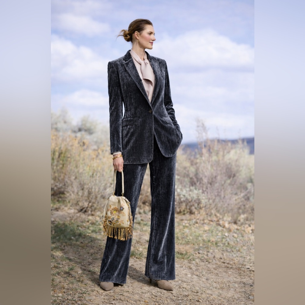 Easel Elegant Velvet Women Suit in Charcoal Grey wide Leg Pants Oversized Blazer